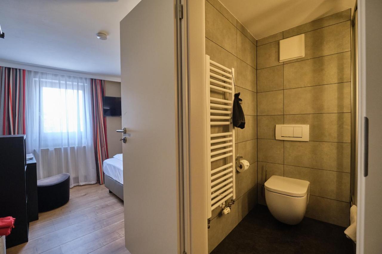 Hotel Roter Hahn Regensburg Luaran gambar