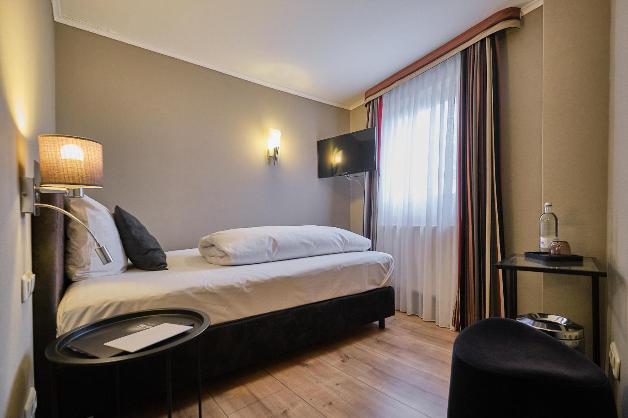 Hotel Roter Hahn Regensburg Luaran gambar