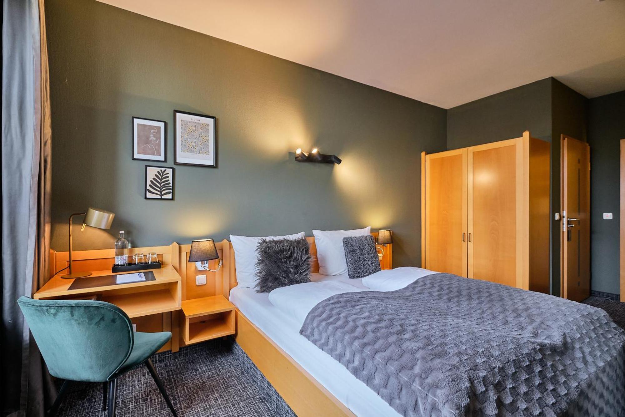 Hotel Roter Hahn Regensburg Luaran gambar